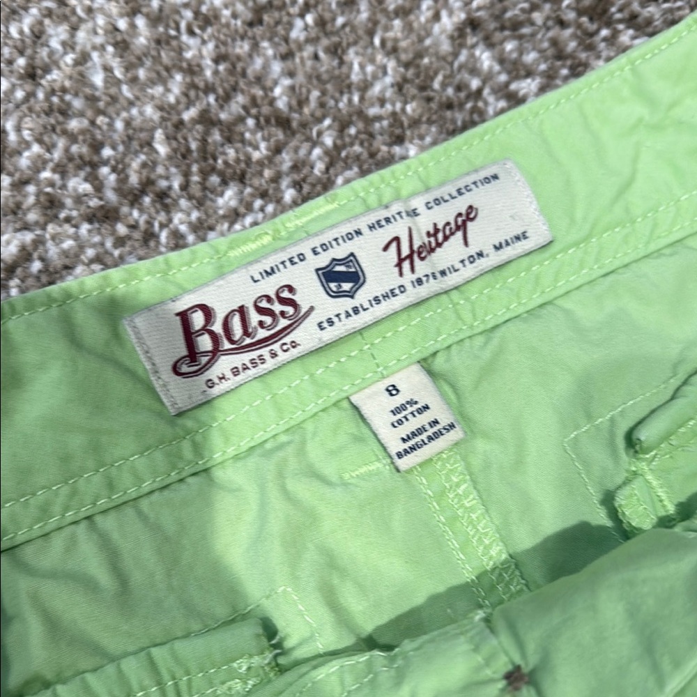 Like New Bright Green Women's Shorts - Picture 3 of 4